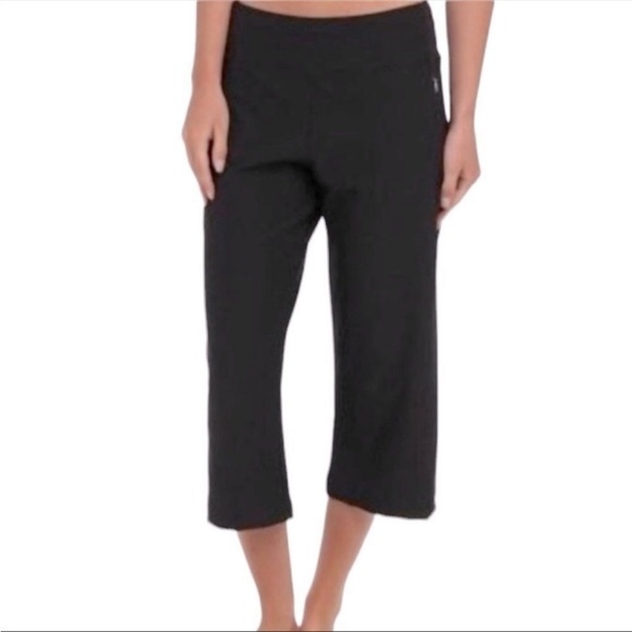LUCY Everyday Black Classic Stretchy High Rise Wide Leg Capri Yoga Pants, Small - Picture 2 of 9